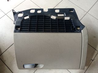 bontott AUDI A4 B8 Kesztyűtartó