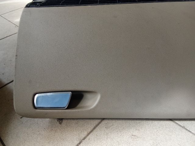 bontott AUDI A4 B8 Kesztyűtartó