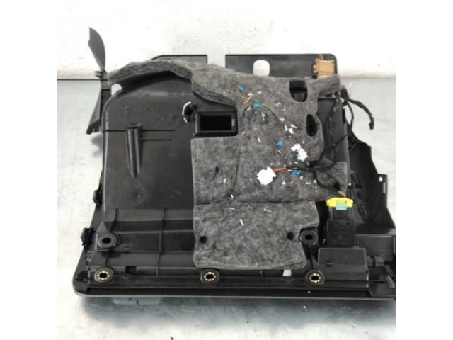 bontott AUDI A4 B8 Kesztyűtartó