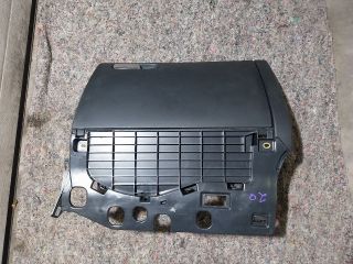 bontott AUDI A4 B8 Kesztyűtartó