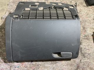 bontott AUDI A4 B8 Kesztyűtartó