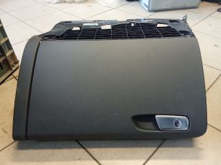 bontott AUDI A4 B8 Kesztyűtartó
