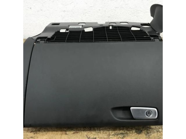 bontott AUDI A4 B8 Kesztyűtartó