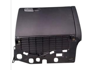 bontott AUDI A4 B8 Kesztyűtartó