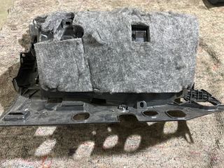 bontott AUDI A4 B8 Kesztyűtartó