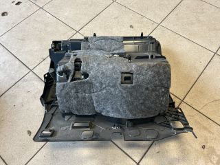 bontott AUDI A4 B8 Kesztyűtartó