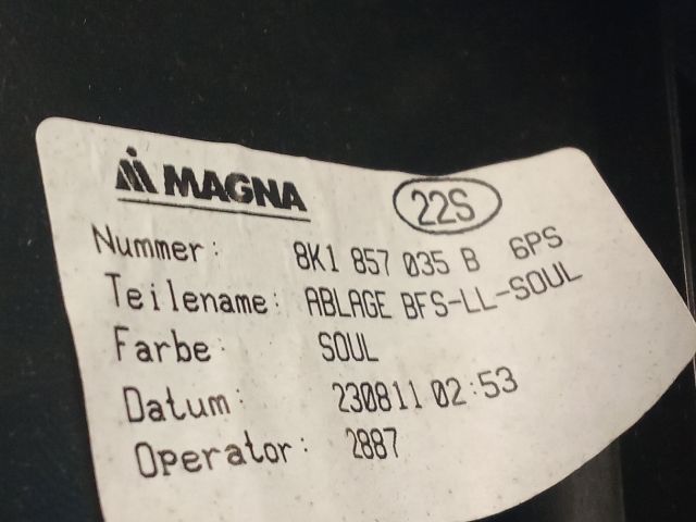 bontott AUDI A4 B8 Kesztyűtartó