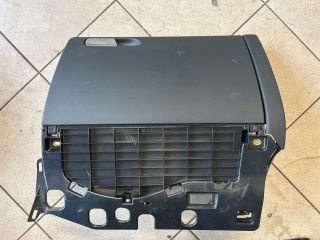 bontott AUDI A4 B8 Kesztyűtartó