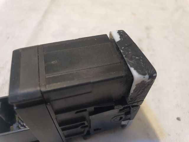 bontott AUDI A4 B8 Kézifék Kapcsoló