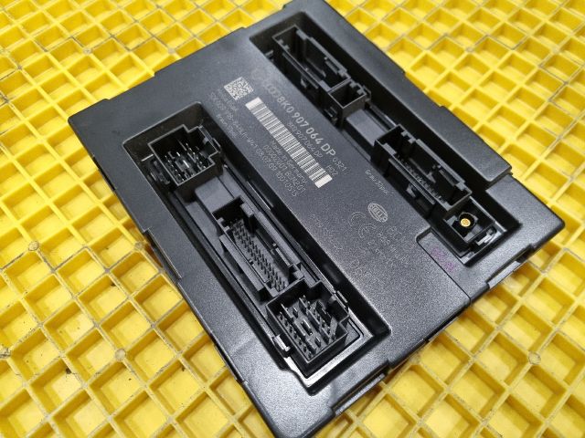 bontott AUDI A4 B8 Komfort Elektronika
