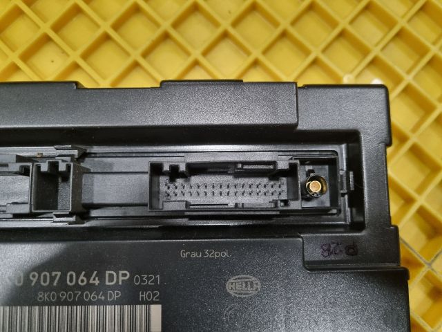 bontott AUDI A4 B8 Komfort Elektronika