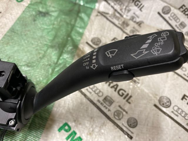 bontott AUDI A4 B8 Komplett Kormánykapcsoló (Bajuszkapcsoló)