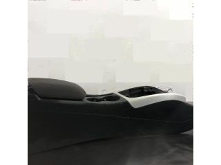 bontott AUDI A4 B8 Könyöklő