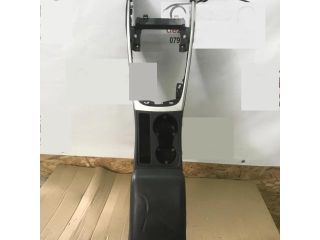 bontott AUDI A4 B8 Könyöklő