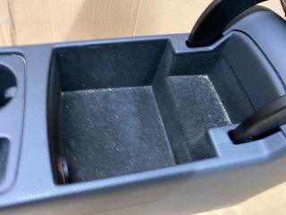 bontott AUDI A4 B8 Könyöklő