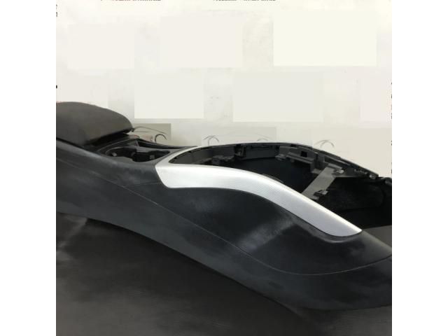 bontott AUDI A4 B8 Könyöklő