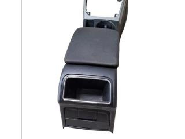 bontott AUDI A4 B8 Könyöklő