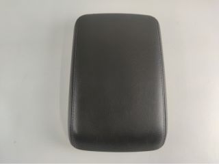 bontott AUDI A4 B8 Könyöklő