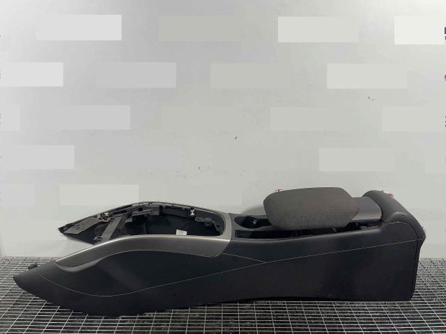 bontott AUDI A4 B8 Könyöklő