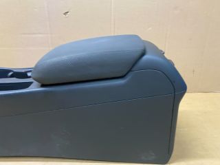 bontott AUDI A4 B8 Könyöklő