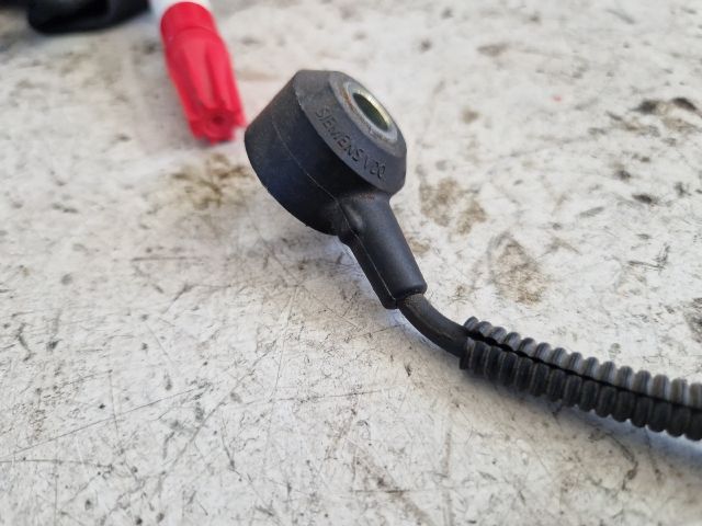 bontott AUDI A4 B8 Kopogás Jeladó