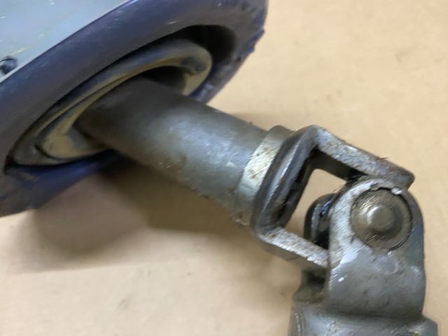 bontott AUDI A4 B8 Kormánykardán