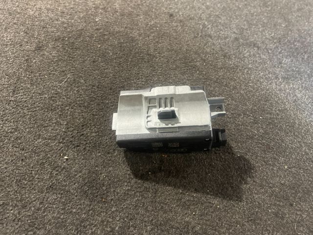 bontott AUDI A4 B8 Kormányoszlop Vezérlő