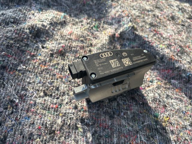 bontott AUDI A4 B8 Kormányzár (Elektromos)
