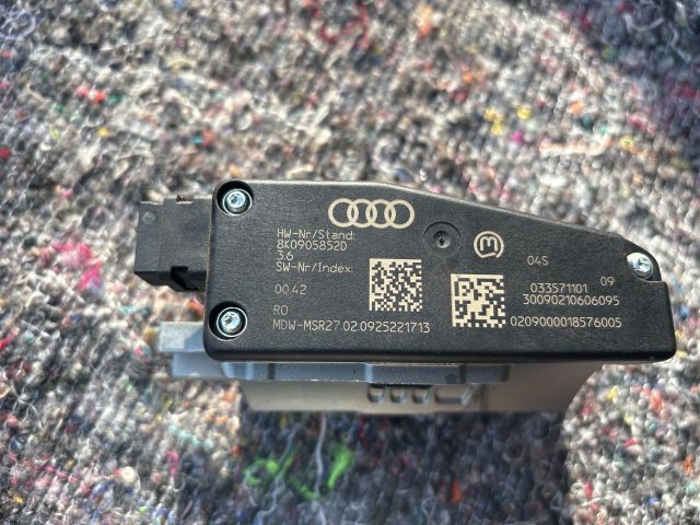 bontott AUDI A4 B8 Kormányzár (Elektromos)