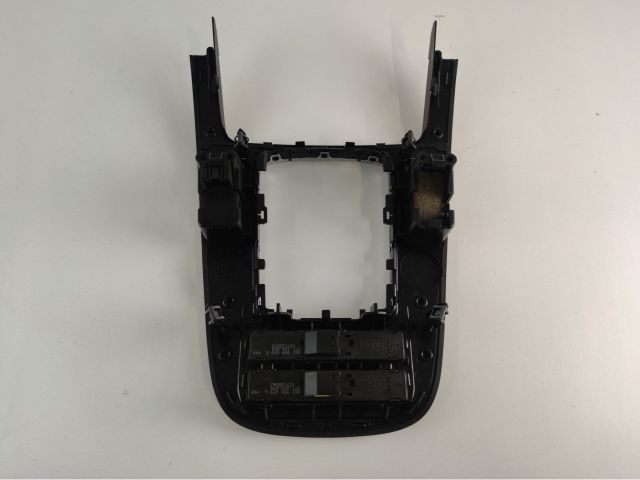 bontott AUDI A4 B8 Középkonzol Keret