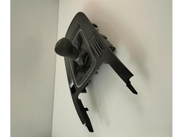 bontott AUDI A4 B8 Középkonzol Keret