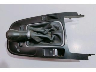 bontott AUDI A4 B8 Középkonzol Keret