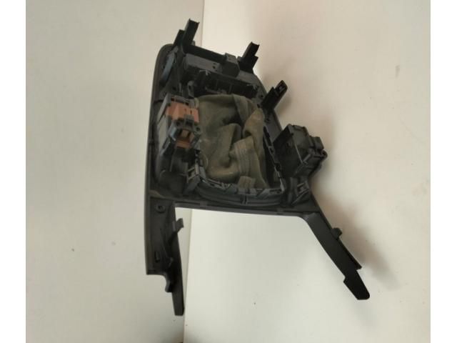 bontott AUDI A4 B8 Középkonzol Keret