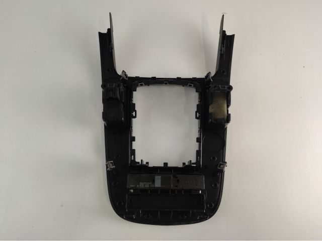 bontott AUDI A4 B8 Középkonzol Keret