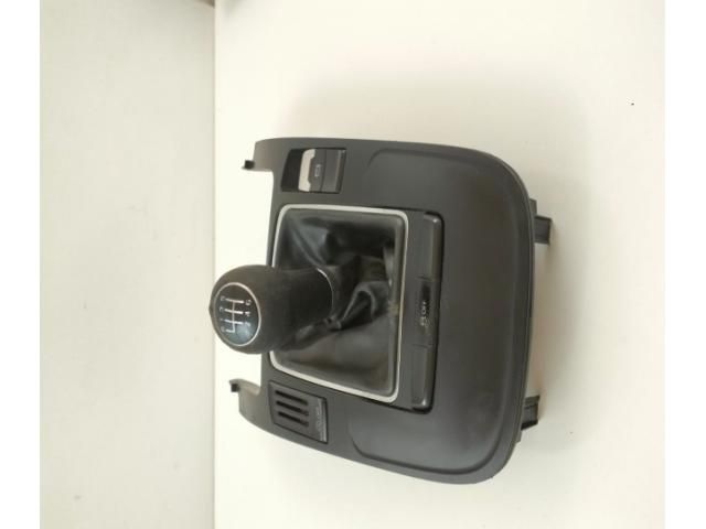 bontott AUDI A4 B8 Középkonzol Keret