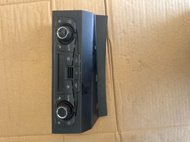 bontott AUDI A4 B8 Középkonzol Vezérlő Panel