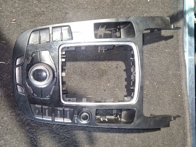 bontott AUDI A4 B8 Középkonzol Vezérlő Panel