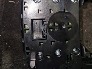 bontott AUDI A4 B8 Középkonzol Vezérlő Panel