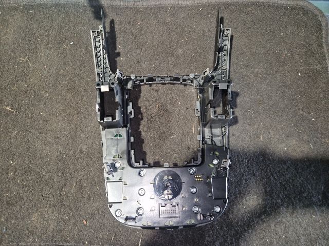 bontott AUDI A4 B8 Középkonzol Vezérlő Panel