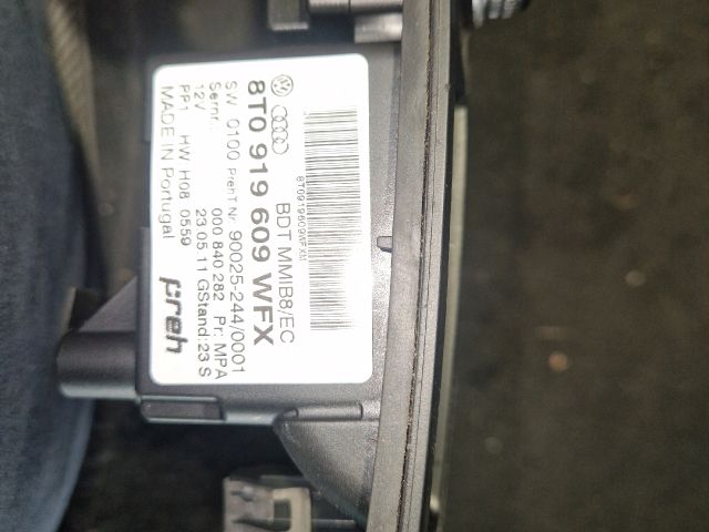 bontott AUDI A4 B8 Középkonzol Vezérlő Panel