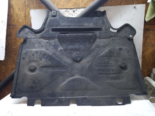 bontott AUDI A4 B8 Középső Kardánbox Burkolat