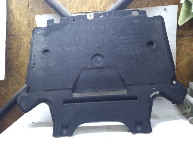 bontott AUDI A4 B8 Középső Kardánbox Burkolat