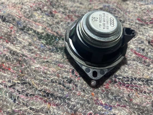 bontott AUDI A4 B8 Középső Műszerfal Hangszóró