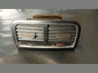 bontott AUDI A4 B8 Középső Szellőző