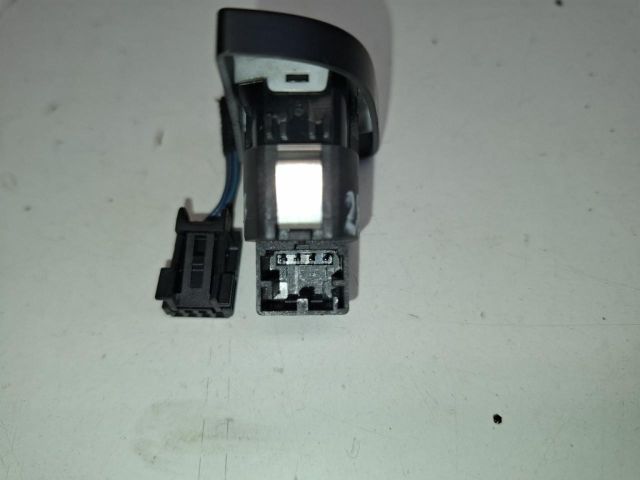 bontott AUDI A4 B8 Központizár Kapcsoló