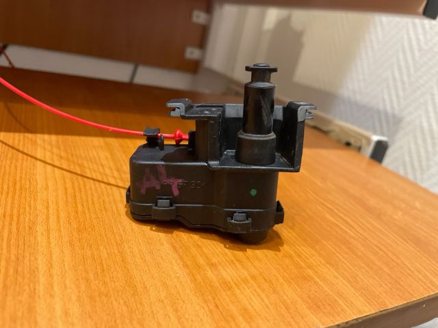 bontott AUDI A4 B8 Központizár Motor Tankajtó