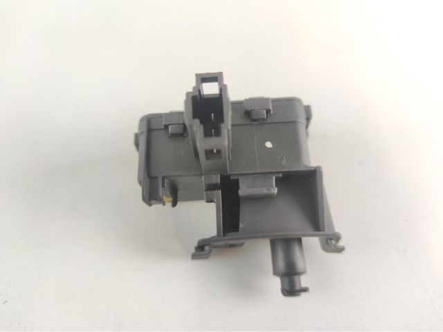 bontott AUDI A4 B8 Központizár Motor Tankajtó