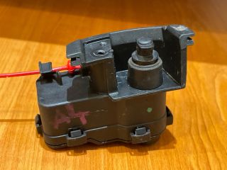 bontott AUDI A4 B8 Központizár Motor Tankajtó