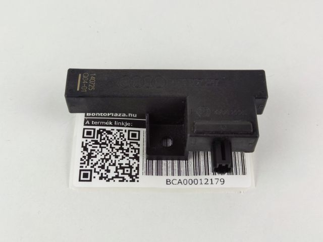 bontott AUDI A4 B8 Kulcs Nélküli Nyitás Jeladó