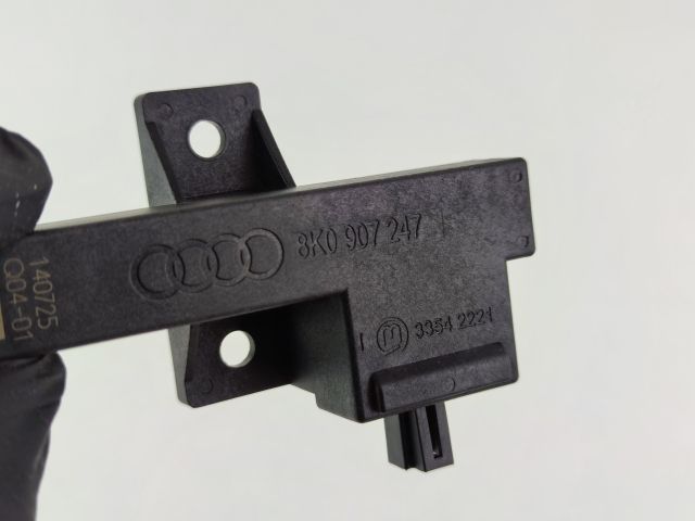 bontott AUDI A4 B8 Kulcs Nélküli Nyitás Jeladó